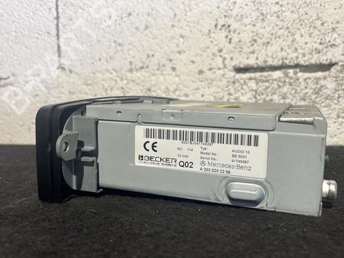 Used Radio Radio MERCEDES-BENZ C-CLASS Coupe (CL203) C 180 Kompressor (203.746) (143 hp) 27702433 27702433