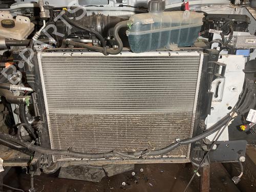 Used Water radiator Water radiator 37589153 37589153