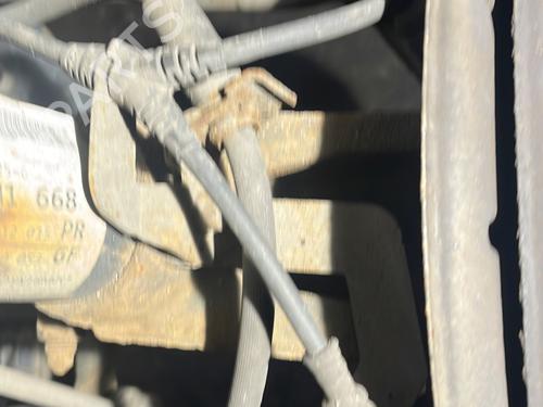 Used Left front steering knuckle Left front steering knuckle VW TOURAN (1T3) 1.6 TDI (105 hp) 32984347 32984347