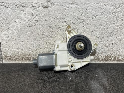 Used Right front window motor Right front window motor MERCEDES-BENZ A-CLASS (W176) A 180 CDI / d (176.012) (109 hp) 21864973 21864973