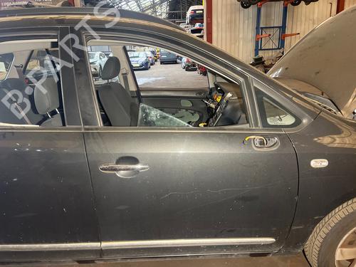 Used Right front door Right front door KIA CARENS III MPV (UN) 2.0 CRDi 115 (115 hp) 35903630 35903630