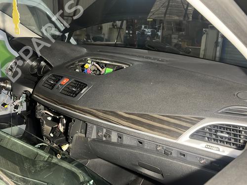 Used Dashboard RENAULT MEGANE III Hatchback (BZ0/1_, B3_) 1.9 dCi (BZ0N, BZ0J) (131 hp) 32133768