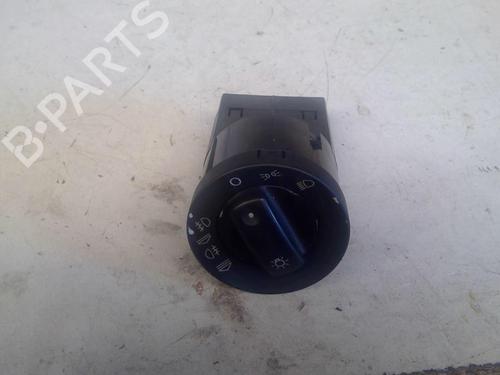 Used Headlight switch AUDI A4 B7 Avant (8ED) 2.7 TDI (180 hp) 21861425