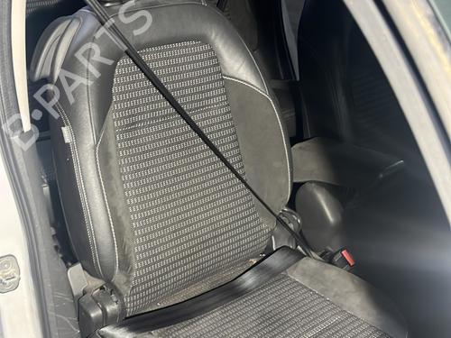 front-right-seatbelt-citroen-c3-picasso-sh_-2008-32068896 main image