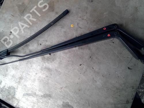 Used Front windshield wiper arm SUZUKI SX4 (EY, GY) 1.6 DDIS (RW416D) (90 hp) 21859099