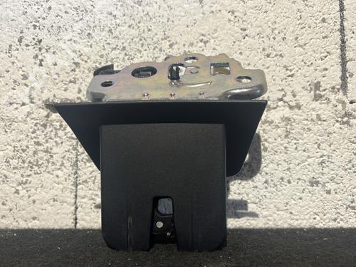 tailgate-lock-audi-q3-8ub-8ug-2011-2012-2013-2014-2015-2016-2017-2018-2019-2020-27389827 main image