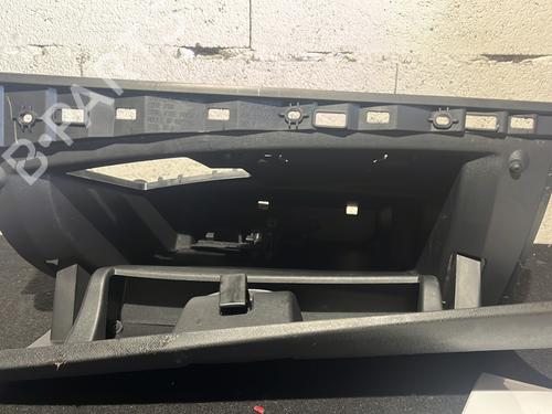 Used Glove box Glove box RENAULT MEGANE III Hatchback (BZ0/1_, B3_) 1.5 dCi (BZ09, BZ0D, BZ1W, BZ29, BZ14) (110 hp) 26213958 26213958
