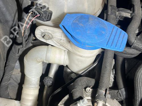 windscreen-washer-tank-vw-touran-1t3-2010-2011-2012-2013-2014-2015-2016-32984350 main image