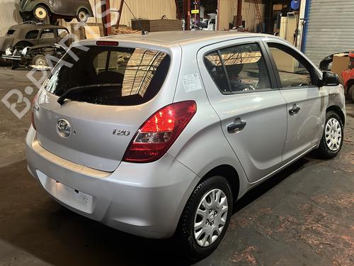 Left front seat HYUNDAI i20 I (PB, PBT) 1.2 | BP29918806C15