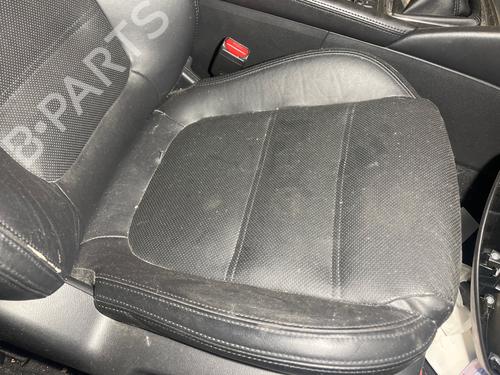 Used Right front seat Right front seat 36944967 36944967