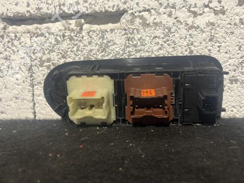 left-front-window-switch-dacia-duster-hs_-2010-2011-2012-2013-2014-2015-2016-2017-2018-28053040 main image