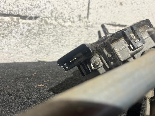 Used Front wiper motor Front wiper motor PEUGEOT 208 I (CA_, CC_) 1.4 HDi (68 hp) 30439503 30439503