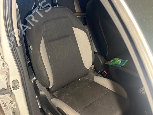 Sæde højre fortil Sæde højre fortil CITROËN C3 II (SC_) 1.4 VTi 95 (95 hp) 36794326 36794326