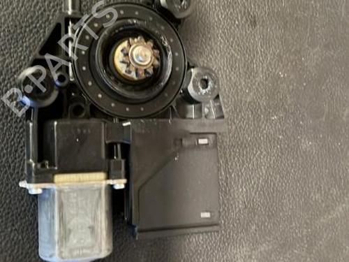 Used Right rear window motor Right rear window motor RENAULT GRAND SCÉNIC III (JZ0/1_) 1.9 dCi (JZ0J, JZ0N, JZ1K, JZ1S) (131 hp) 21864227 21864227
