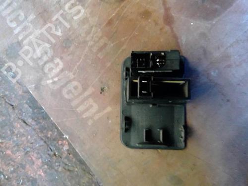Used Headlight switch RENAULT CLIO II (BB_, CB_) 1.4 16V (B/CB0P, BB13) (98 hp) 21860835