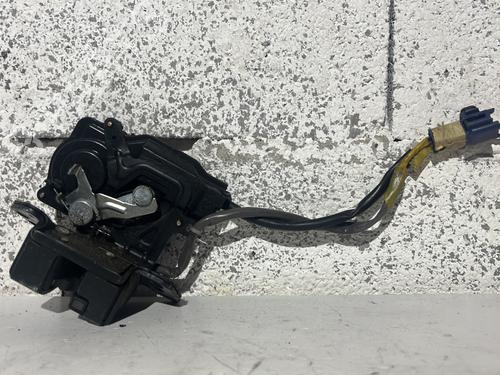 Bagklap lås TOYOTA COROLLA Verso (ZER_, ZZE12_, R1_) 2.2 D-4D (AUR10_, AUR10R) (177 hp) 32341485