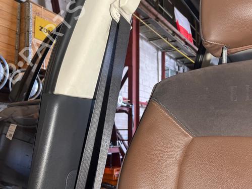 Used Front right seatbelt Front right seatbelt 37613258 37613258