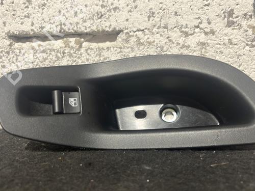 Used Left rear window switch FIAT 500X (334_) 1.0 (334.AXN1B) (120 hp) 27177157