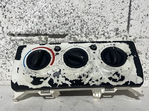Used Climate control RENAULT CLIO II (BB_, CB_) 1.2 16V (BB05, BB0W, BB11, BB27, BB2T, BB2U, BB2V, CB05,... (75 hp) 32030990