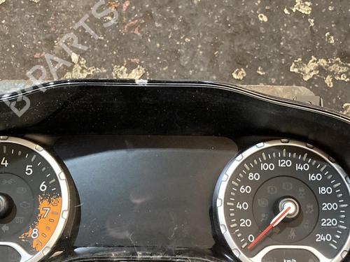 instrument-cluster-jeep-renegade-suv-bu-b1-bv-14-735650378-2014-20867621 main image