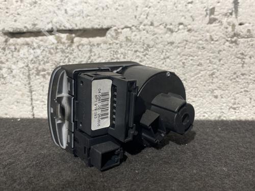 Used Switch Switch AUDI A3 Convertible (8P7) 2.0 TDI (140 hp) 24659033 24659033