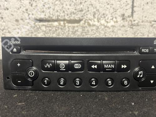 Used Radio Radio PEUGEOT 206+ (2L_, 2M_) 1.4 i (73 hp) 30105089 30105089