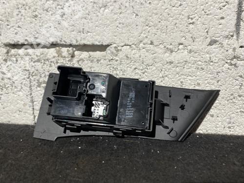 right-front-window-switch-opel-astra-j-p10-2009-2010-2011-2012-2013-2014-2015-2016-23796726 main image