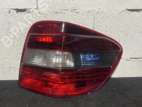 Used Right taillight MERCEDES-BENZ M-CLASS (W164) ML 320 CDI 4-matic (164.122) (224 hp) 24147112