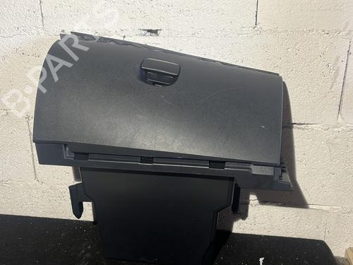 Used Glove box RENAULT MEGANE III Hatchback (BZ0/1_, B3_) 1.5 dCi (BZ09, BZ0D, BZ1W, BZ29, BZ14) (110 hp) 26213958