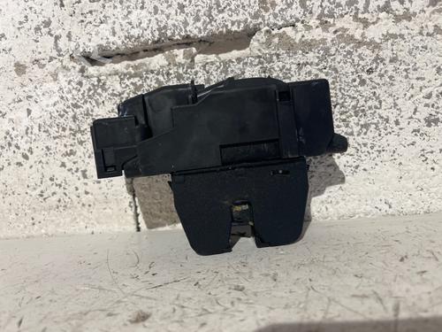 Used Tailgate lock Tailgate lock 37005525 37005525