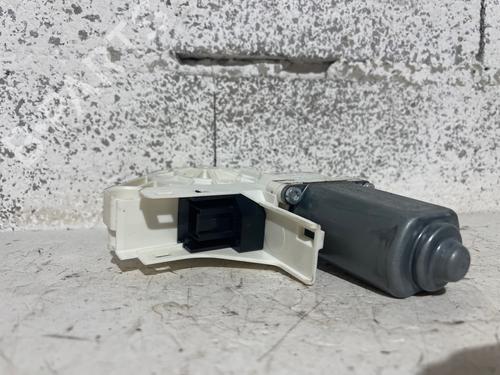 Used Right front window motor Right front window motor 38058372 38058372