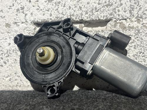 right-rear-window-motor-alfa-romeo-159-939_-2005-2006-2007-2008-2009-2010-2011-2012-31067939 main image