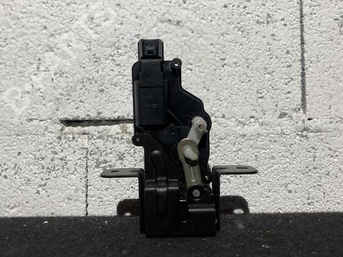 Used Tailgate lock KIA SORENTO I (JC) 2.5 CRDi (170 hp) 22894054