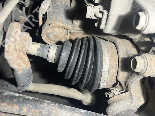 Used Left front driveshaft TOYOTA YARIS (_P13_) 1.5 Hybrid (NHP130_, NHP130) (101 hp) 27319219