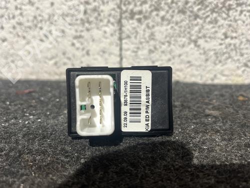 Used Right front window switch Right front window switch KIA CEE'D SW (ED) 1.6 CRDi 115 (115 hp) 31019225 31019225