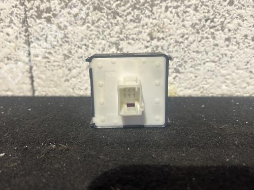 Used Left front window switch Left front window switch CITROËN C4 CACTUS 1.2 THP 110 (110 hp) 29014275 29014275