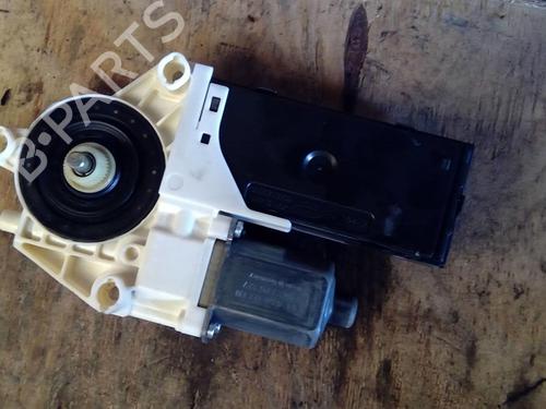 Used Left front window motor Left front window motor RENAULT LAGUNA III (BT0/1) 1.5 dCi (BT00, BT0A, BT0T, BT1J) (110 hp) 21861023 21861023