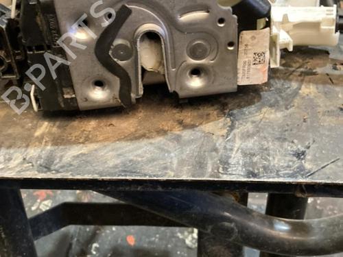 front-right-lock-jeep-renegade-suv-bu-b1-bv-14-52139900-2014-20867616 main image