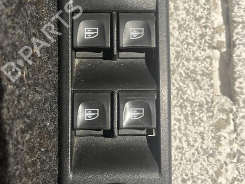 Used Left front window switch RENAULT CAPTUR I (J5_, H5_) 1.5 dCi 90 (J5N4, J5M5, J5MW, J5M6, J5AL, J5AJ) (90 hp) 30591655