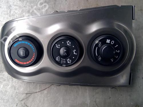 AC-Styringsenhed/Manøvreenhed TOYOTA YARIS (_P9_) 1.4 D-4D (NLP90_, NLP90R) | BP21859439I5 
