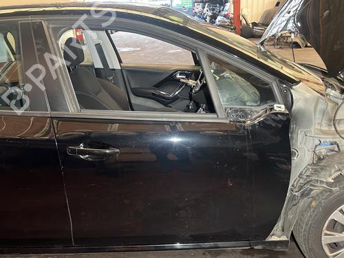 Used Right front door PEUGEOT 208 I (CA_, CC_) 1.5 BlueHDI 100 (102 hp) 28543497