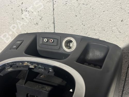 Used Middle console Middle console RENAULT SCÉNIC III (JZ0/1_) 1.5 dCi (110 hp) 31852224 31852224