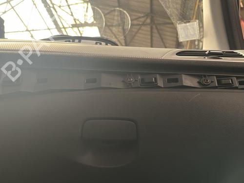 Used Glove box RENAULT MEGANE III Grandtour (KZ0/1) 1.5 dCi (KZ09, KZ0D, KZ1G, KZ29, KZ14, KZ1W, KZ10, KZ1F,... (110 hp) 25844306