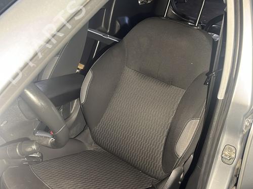 Stol venstre foran PEUGEOT 208 I (CA_, CC_) 1.6 HDi / BlueHDi 75 (75 hp) 30899091