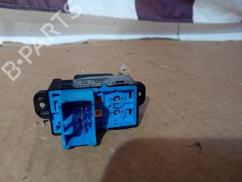 Used Right rear window switch Right rear window switch KIA CARENS III MPV (UN) 2.0 CRDi 135 (136 hp) 21865926 21865926
