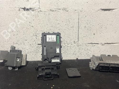Elektronisk modul RENAULT KOLEOS I (HY_) 2.0 dCi 4x4 (HY0K) (150 hp) 28354623