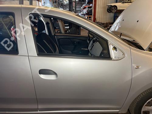 Used Right front door Right front door 37613188 37613188