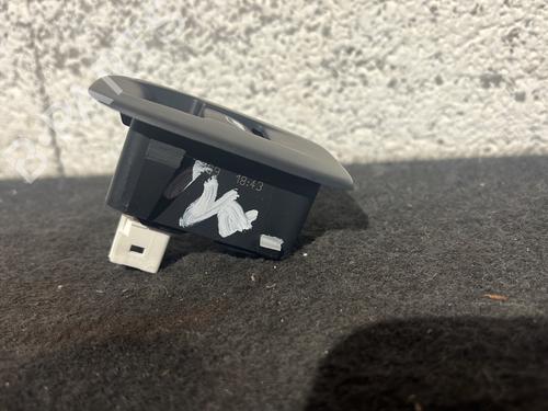 right-rear-window-switch-peugeot-2008-i-cu_-2013-25475564 main image