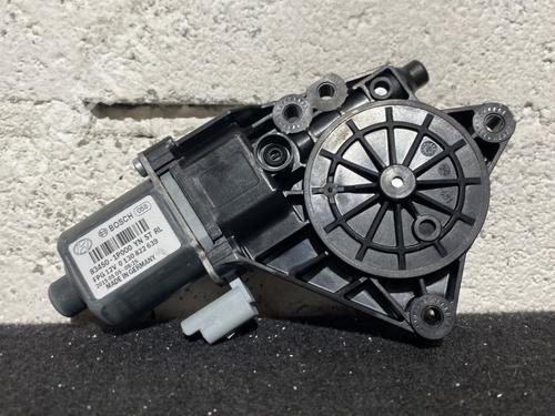 Left rear window motor KIA VENGA (YN) 1.6 CVVT | BP21865709E23 