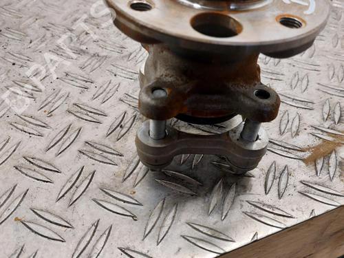 Used Right rear steering knuckle RENAULT CLIO V (B7_) 1.5 Blue dCi 85 (B7AG) (86 hp) 21861120